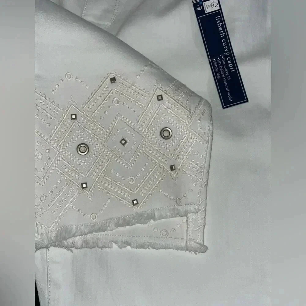 Bandolino size 10P stretch curvy white denim capris with embellished ankles NWT - Picture 8 of 15